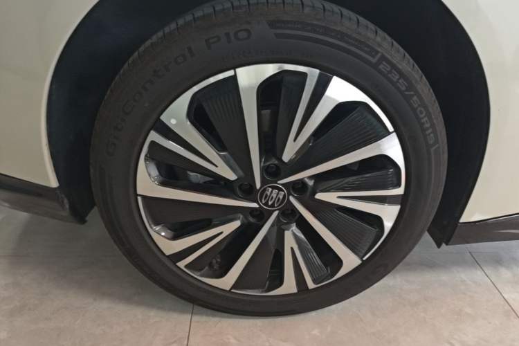 Used Buick L7 2025 Model Luxury Edition Exterior 5