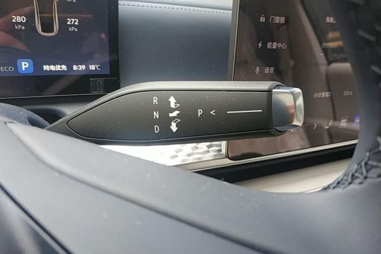 Used Buick L7 2025 Model Luxury Edition Gear Lever