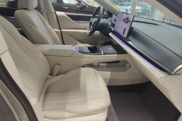 Used Buick L7 2025 Model Luxury Edition Interior 2