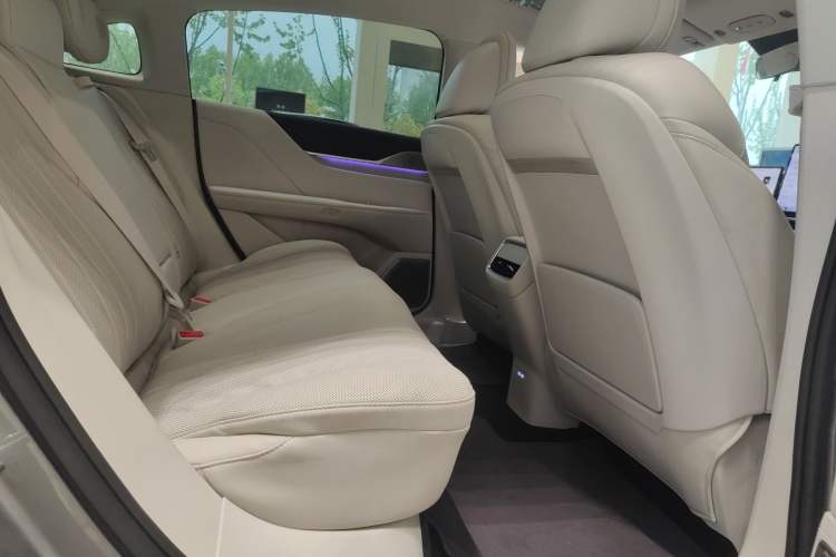 Used Buick L7 2025 Model Luxury Edition Interior 3