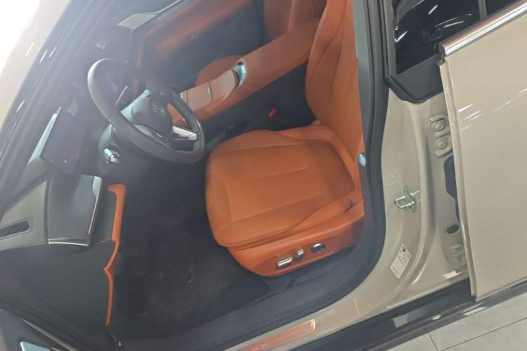 Used Buick L7 2025 Model Luxury Edition Left Front Seat