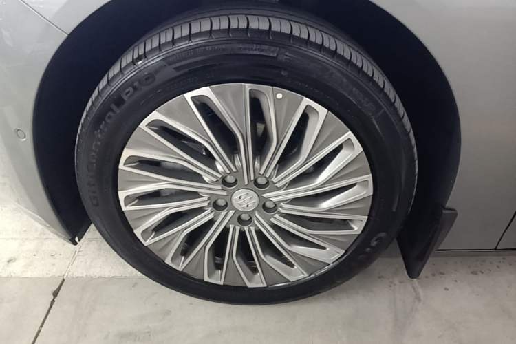 Used Buick L7 2025 Model Aivia Left Front Wheel Hub