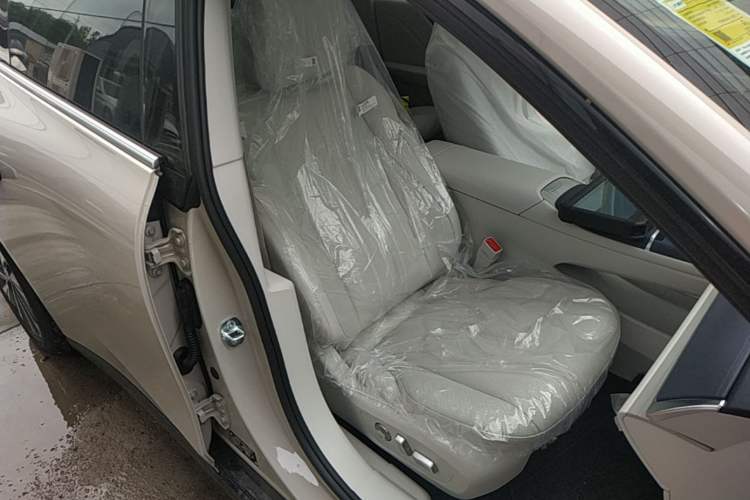 Used Buick L7 2025 Model Luxury Edition Right Front Seat