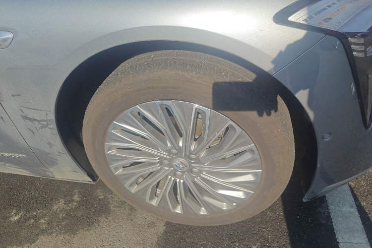 Used Buick L7 2025 Model Aivia Right Front Wheel Hub