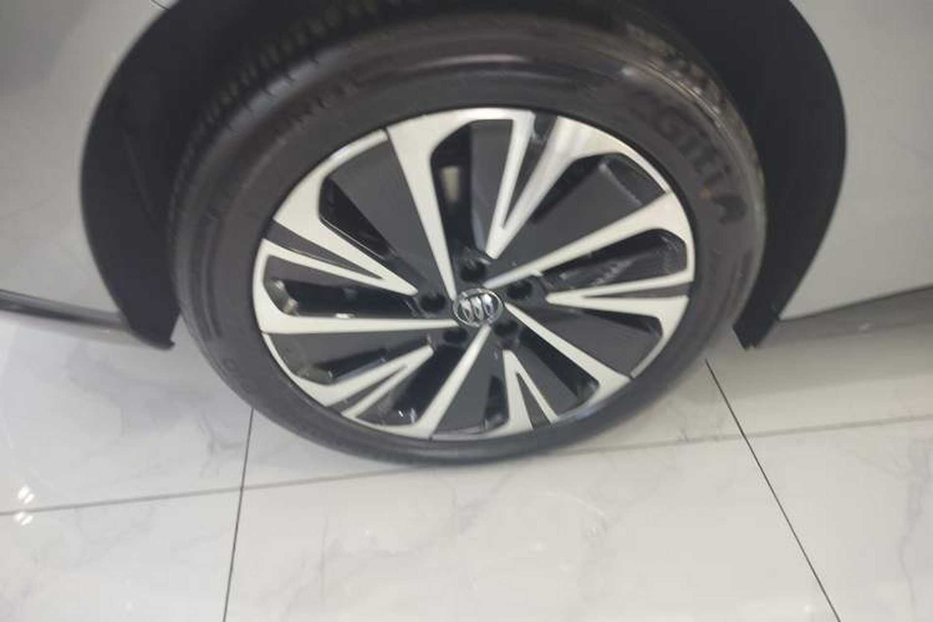 Used Buick L7 2025 Model Luxury Leisure Smart Driving Edition Right Rear Wheel Hub
