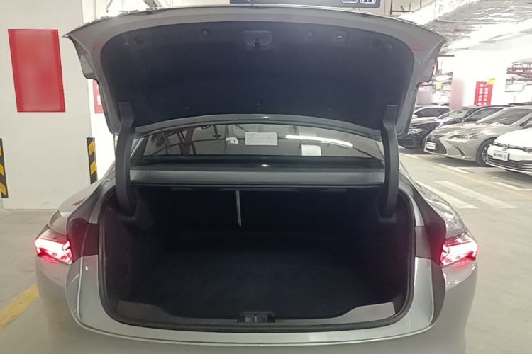 Used Buick L7 2025 Model Aivia Trunk
