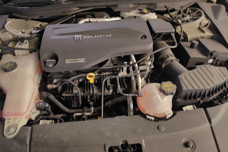 Used Buick L7 2025 Model Aivia Engine Bay