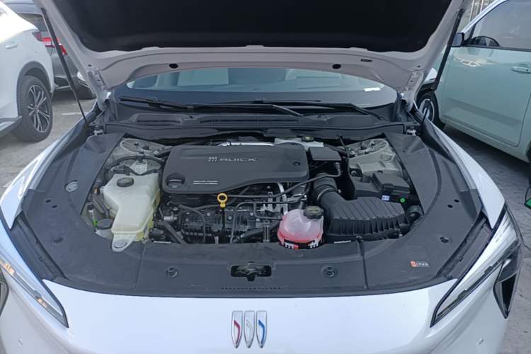 Used Buick L7 2025 Model Aivia Engine Bay
