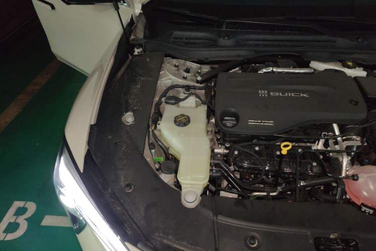 Used Buick L7 2025 Model Prestige Edition Engine Bay Right