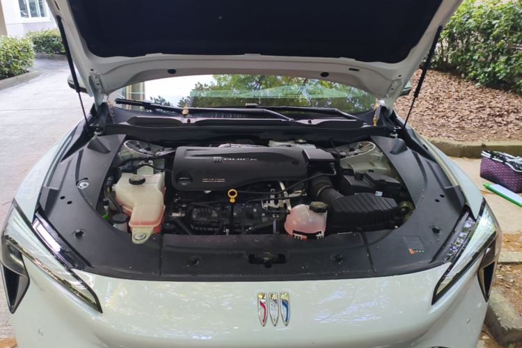 Used Buick L7 2025 Model Luxury Leisure Smart Driving Edition Engine Bay