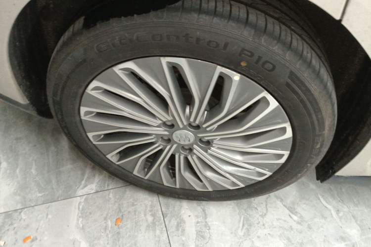 Used Buick L7 2025 Model Aivia Exterior 5