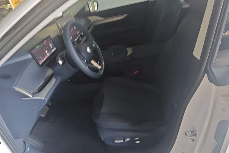 Used Buick L7 2025 Model Prestige Edition Left Front Seat