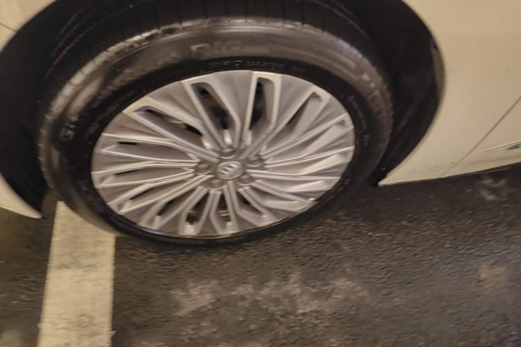 Used Buick L7 2025 Model Aivia Left Front Wheel Hub