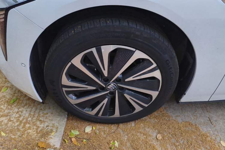 Used Buick L7 2025 Model Luxury Leisure Smart Driving Edition Left Front Wheel Hub