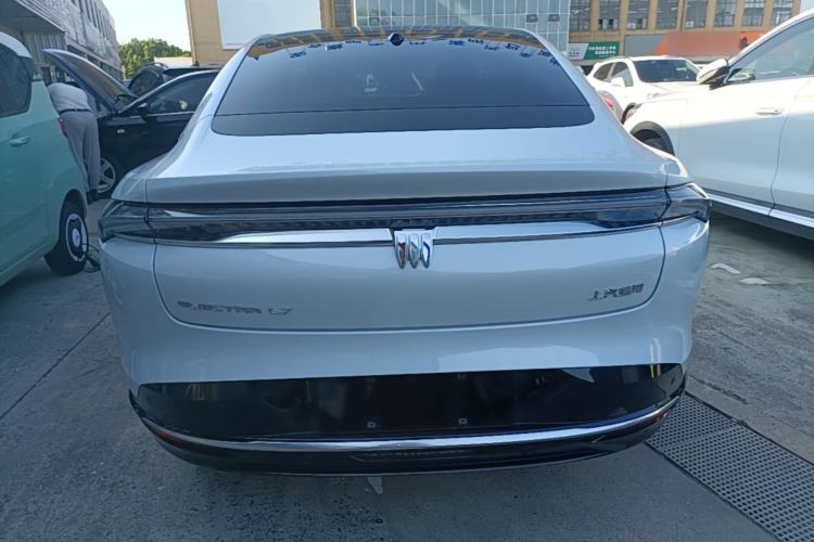 Used Buick L7 2025 Model Aivia Rear