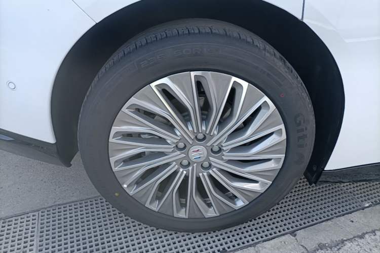 Used Buick L7 2025 Model Aivia Right Rear Wheel Hub