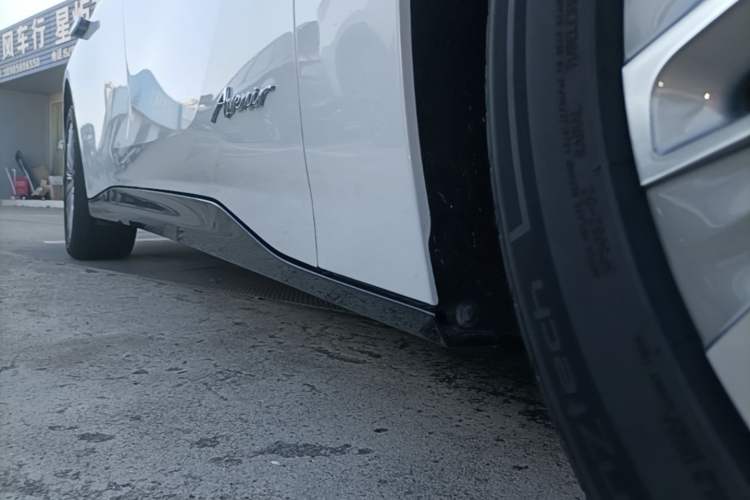 Used Buick L7 2025 Model Aivia Right Side Sill