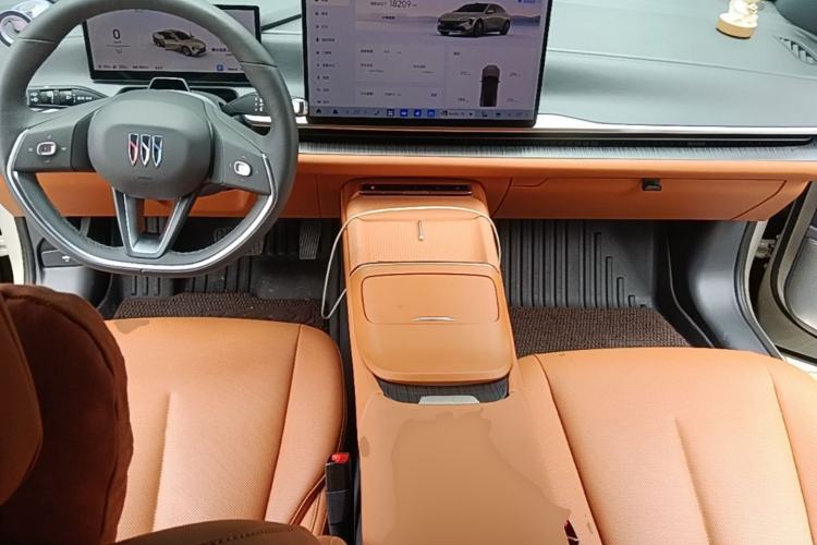 Used Buick L7 2025 Model Luxury Leisure Smart Driving Edition Center Console