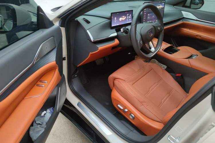 Used Buick L7 2025 Model Luxury Edition Driver Seat