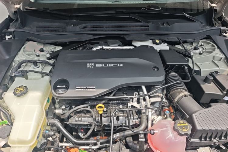 Used Buick L7 2025 Model Aivia Engine Bay