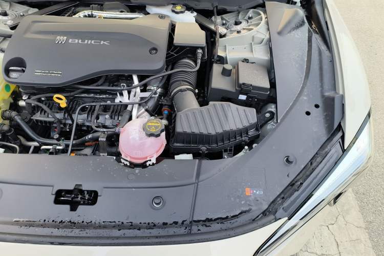 Used Buick L7 2025 Model Luxury Leisure Smart Driving Edition Engine Bay Left