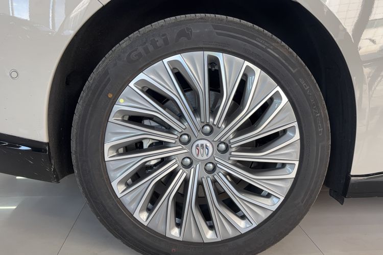 Used Buick L7 2025 Model Aivia Exterior 5