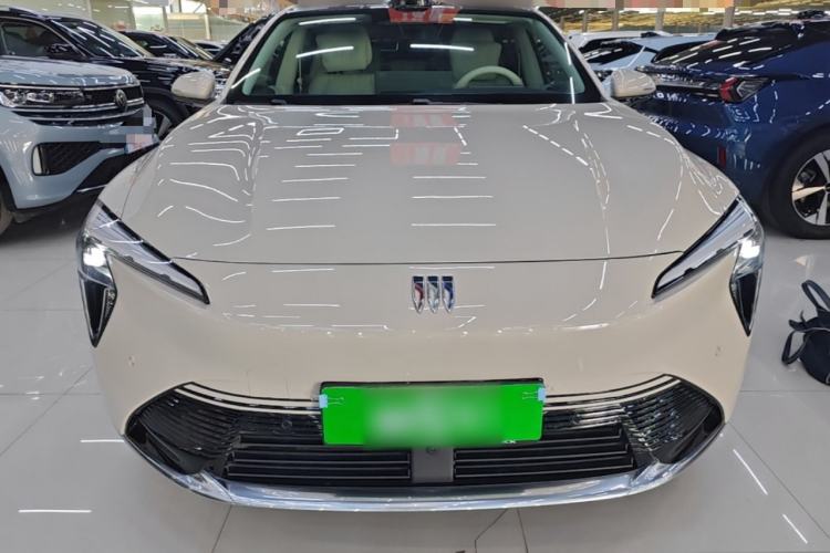 Used Buick L7 2025 Model Aivia Front