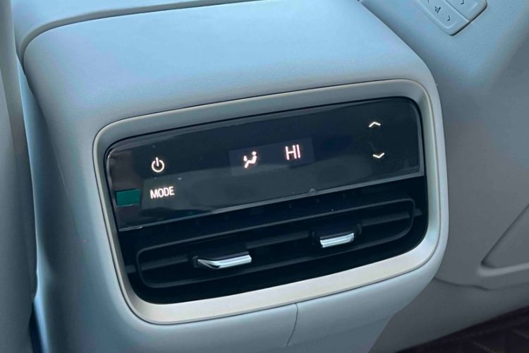 Used Buick L7 2025 Model Aivia Interior 7