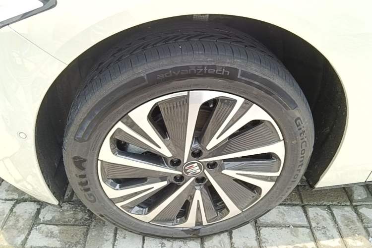 Used Buick L7 2025 Model Luxury Leisure Smart Driving Edition Left Front Wheel Hub