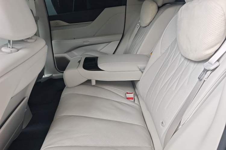 Used Buick L7 2025 Model Aivia Left Rear Seat