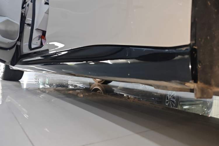 Used Buick L7 2025 Model Aivia Left Side Sill