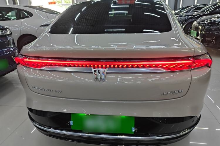 Used Buick L7 2025 Model Aivia Rear