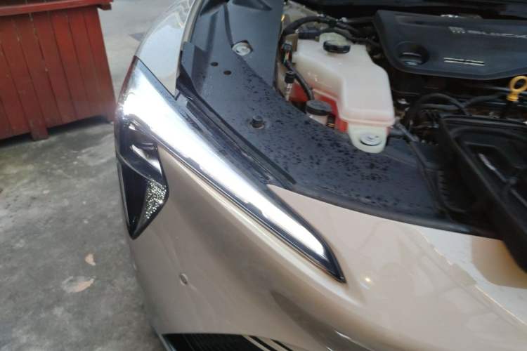 Used Buick L7 2025 Model Luxury Edition Right Front Headlight