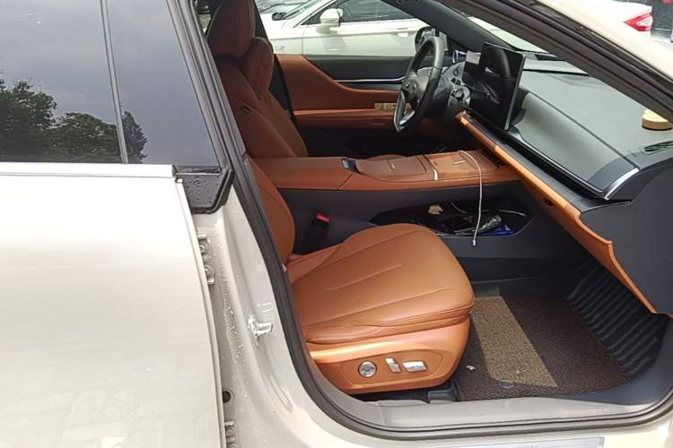 Used Buick L7 2025 Model Luxury Leisure Smart Driving Edition Right Front Seat