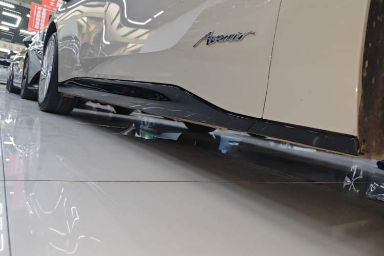 Used Buick L7 2025 Model Aivia Right Side Sill