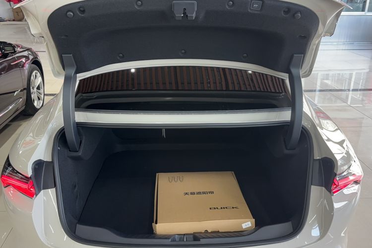 Used Buick L7 2025 Model Aivia Trunk