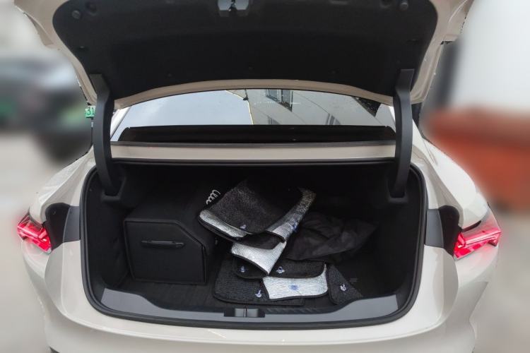 Used Buick L7 2025 Model Luxury Edition Trunk