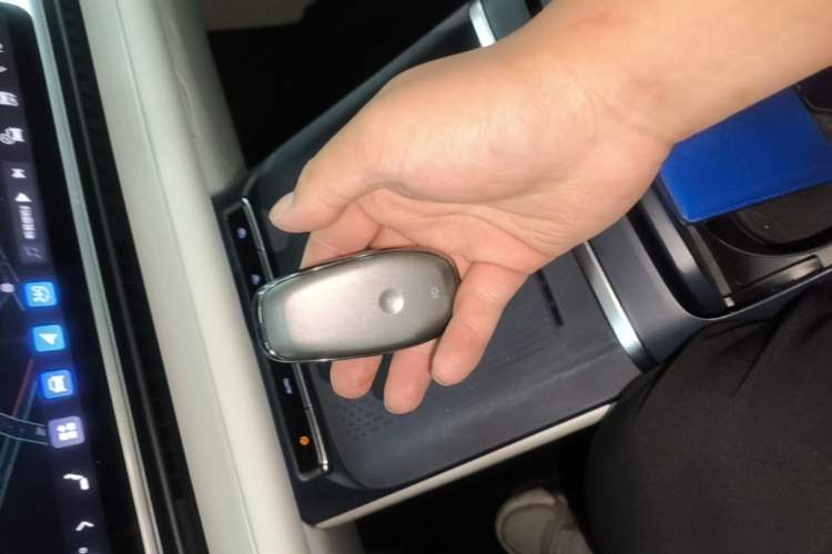 Used Buick L7 2025 Model Luxury Leisure Smart Driving Edition Vehicle Key