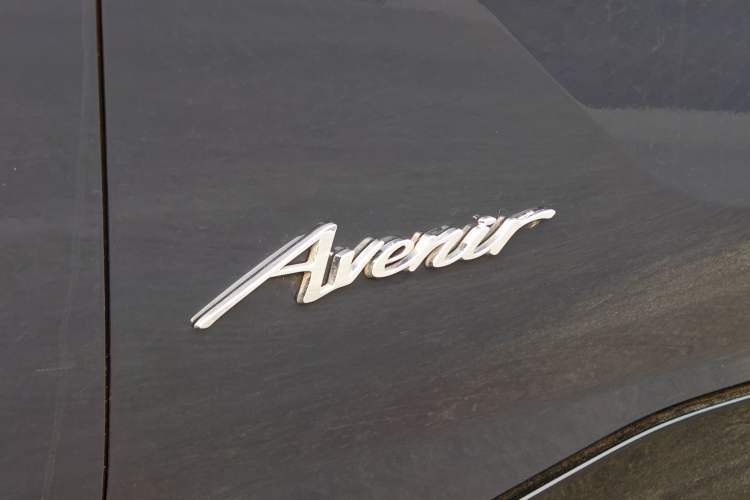 Used Buick L7 2025 Model Aivia Exterior 8