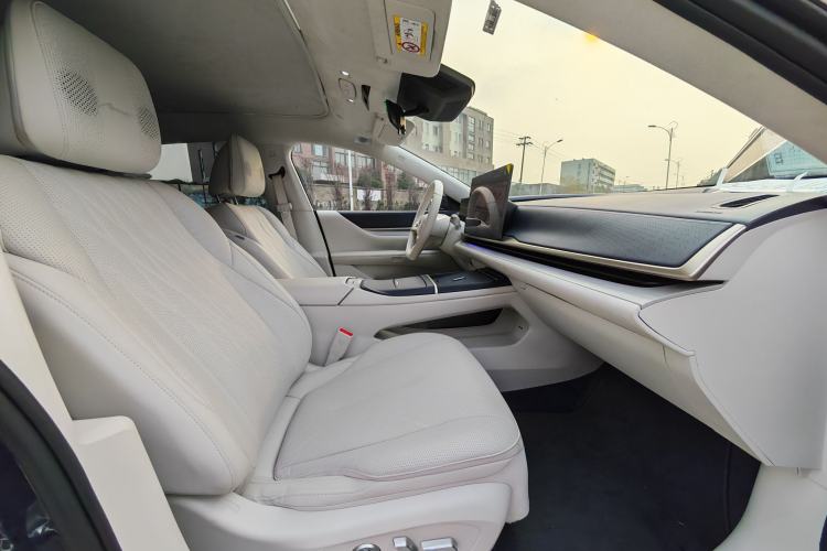 Used Buick L7 2025 Model Aivia Interior 12