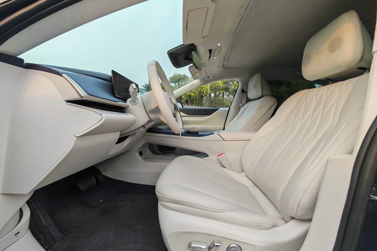 Used Buick L7 2025 Model Aivia Interior 2