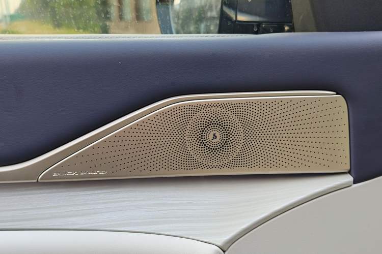 Used Buick L7 2025 Model Aivia Interior 4