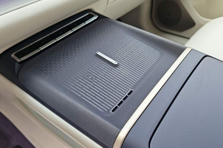 Used Buick L7 2025 Model Aivia Interior 7