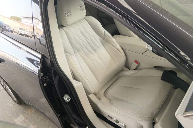 Used Buick L7 2025 Model Aivia Right Front Seat