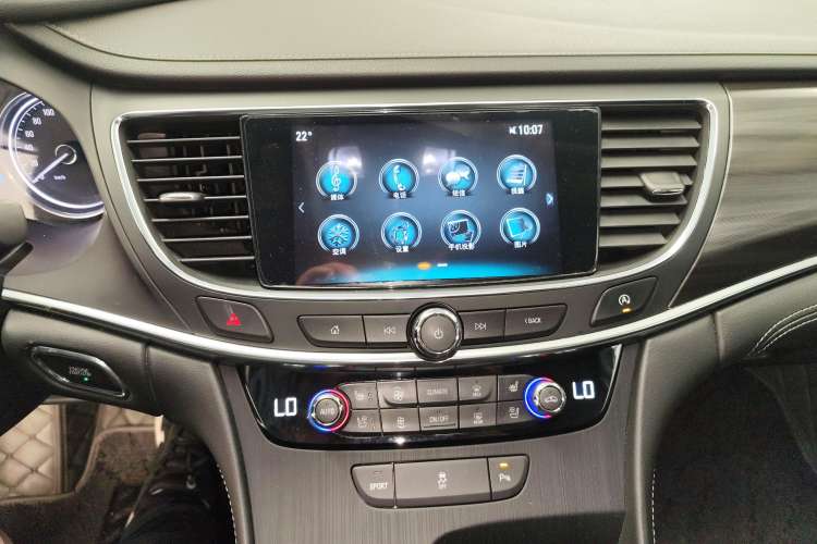 Used Buick LaCrosse 2018 20T Elite Edition Audio And AC Panel