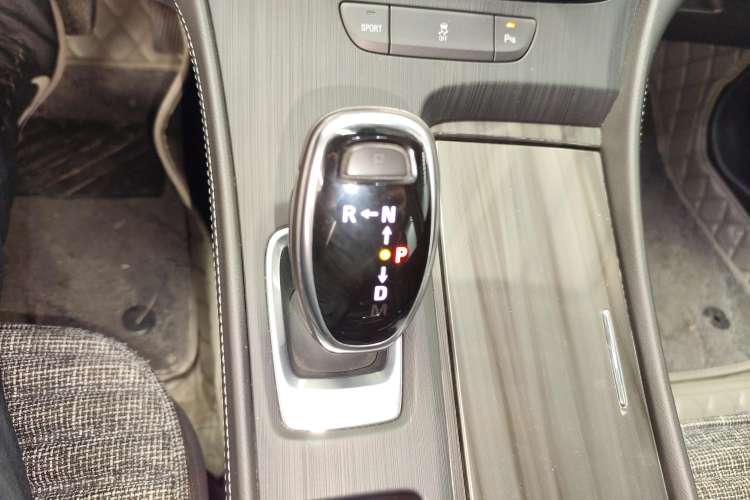 Used Buick LaCrosse 2018 20T Elite Edition Gear Lever