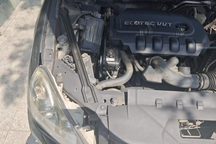 Used Buick LaCrosse 2006 2.4 Comfort Edition Engine Bay Right