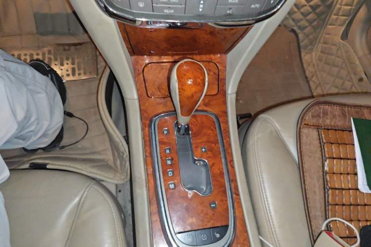 Used Buick LaCrosse 2006 2.4 Luxury Model Gear Lever