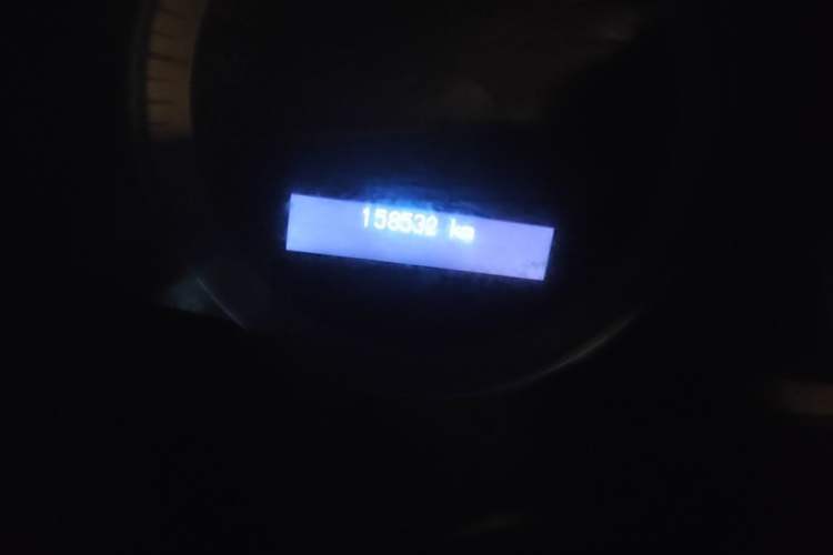 Used Buick LaCrosse 2006 2.4 Luxury Model Odometer Close Up