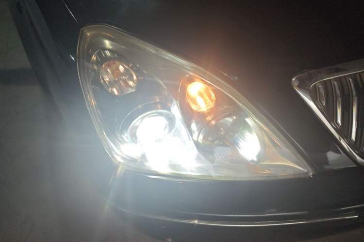 Used Buick LaCrosse 2006 2.4 Comfort Edition Right Front Headlight
